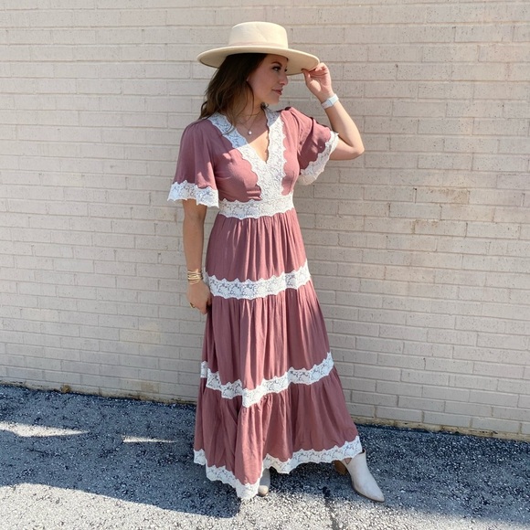 Wishlist Dresses & Skirts - Lace Tiered Maxi Dress